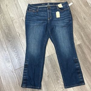 St. John’s Bay Woman Straight Jean mid ride easy fit through hip and thigh 20W